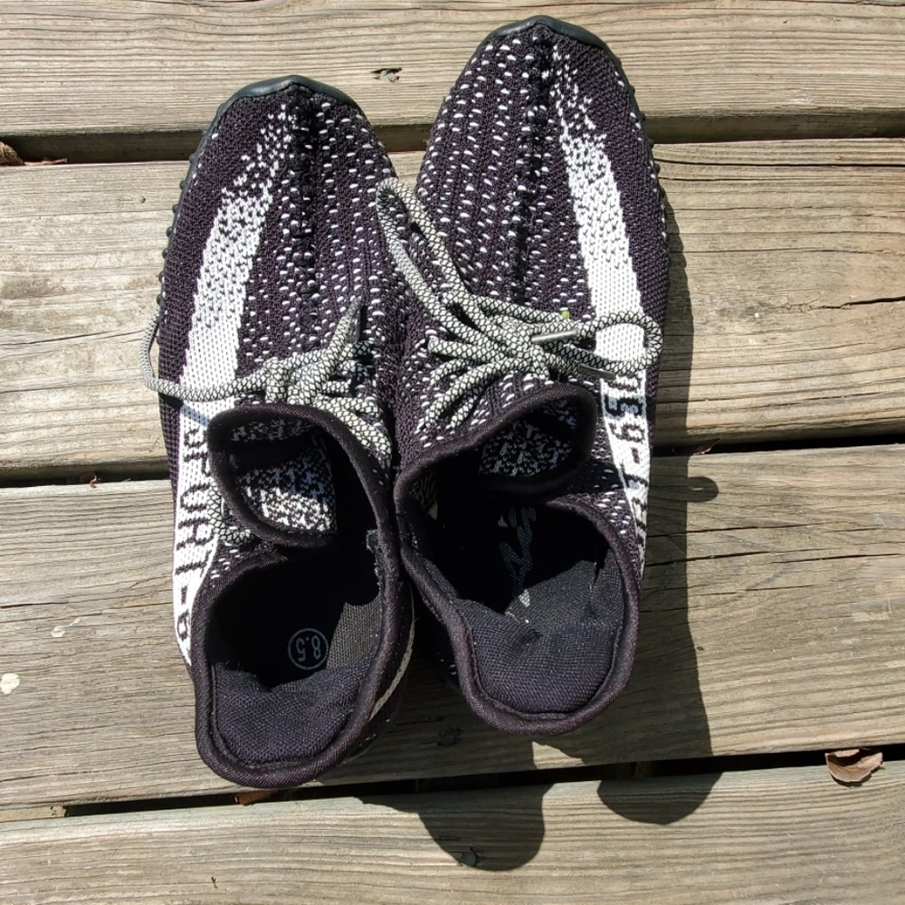 Shoes - Picture 4 of 4
